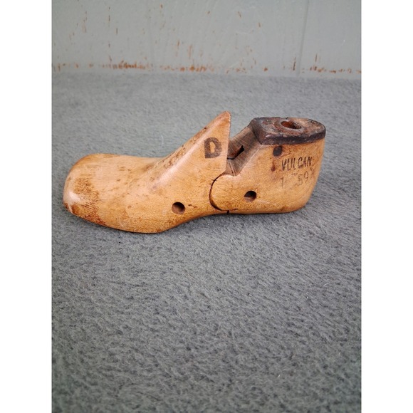 Vintage Childs Wooden Shoe Last Form Left Foot Wood Cobbler Mold Primative Decor - Picture 2 of 9